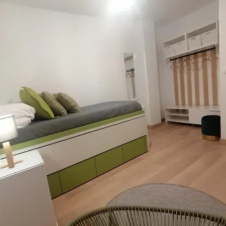 Relax & Home, Con Terraza Y Parking La Zubia (Granada)